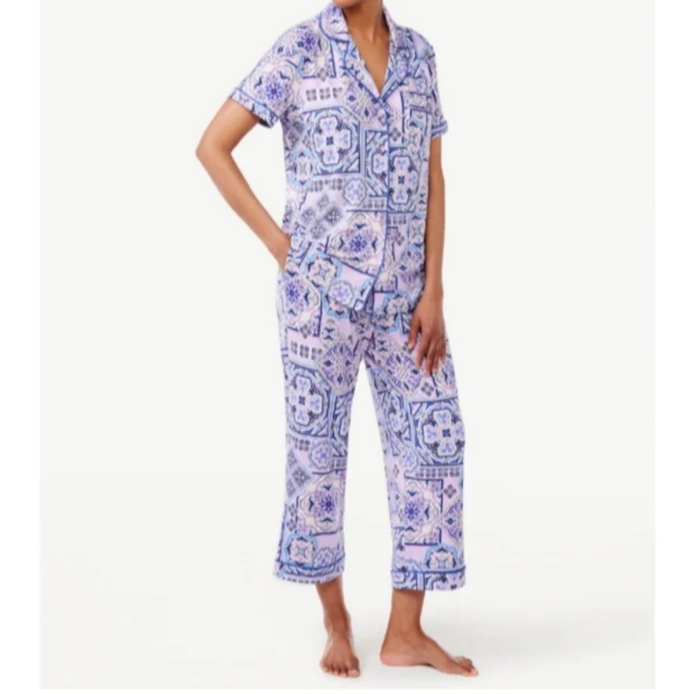 JoySpun Women's Size S (4-6) Notch Collar Top and Capris Sleep Set Lavender NWT